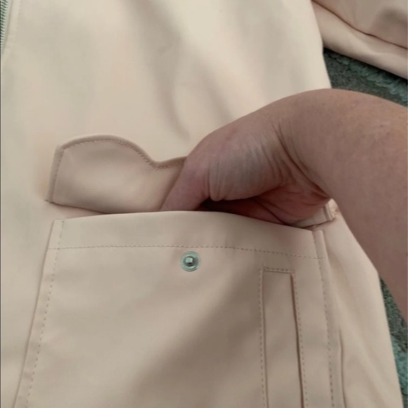 barbie pink raincoat - Picture 4 of 6